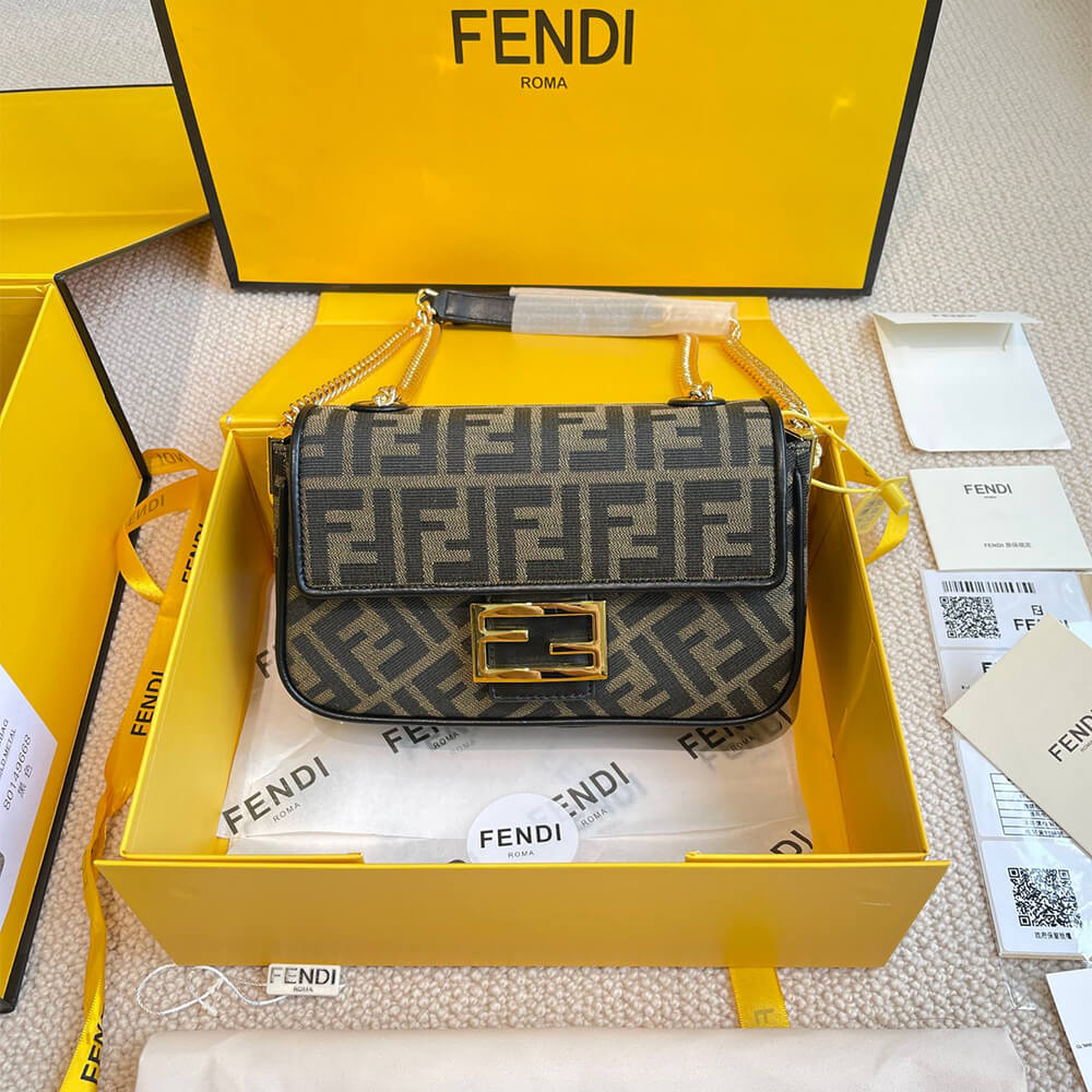 FABRIC Fendi Baguette Chain Midi - Image 2