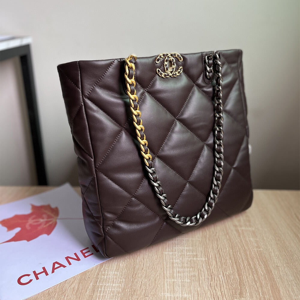 Chanel shopping bag - Image 3