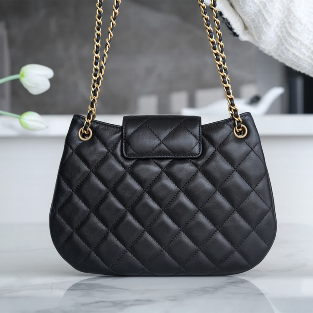 CHANEL Logo Round underarm bag - Image 4
