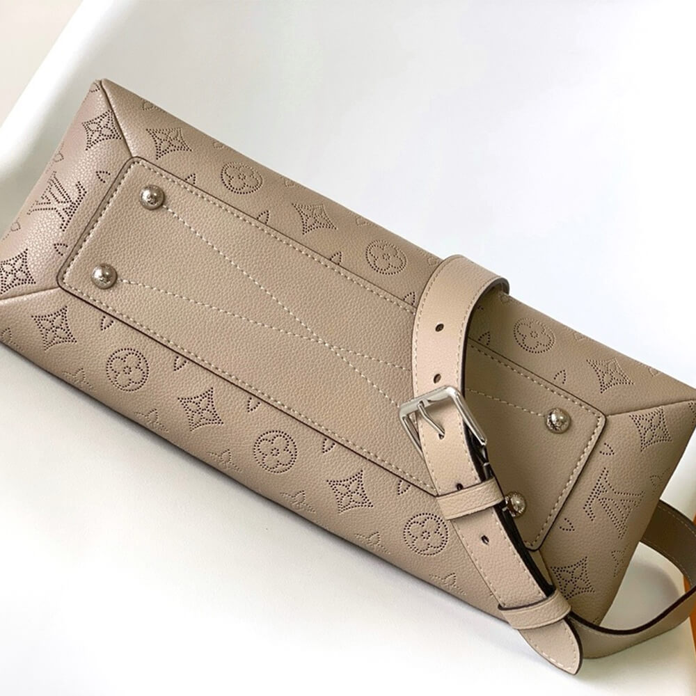 LV Hand It All PM - Image 5