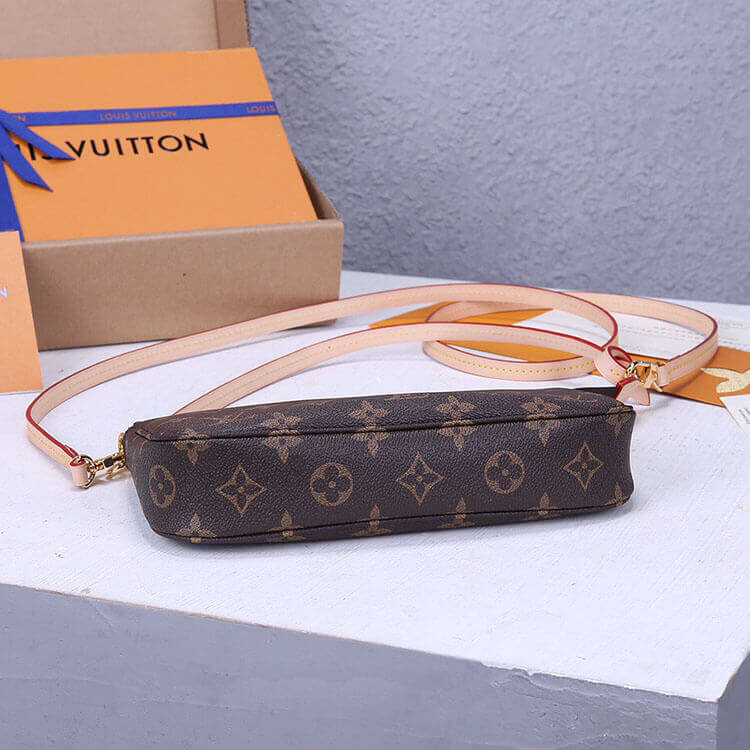 Zipper LV Pochette Accessoires - Image 5