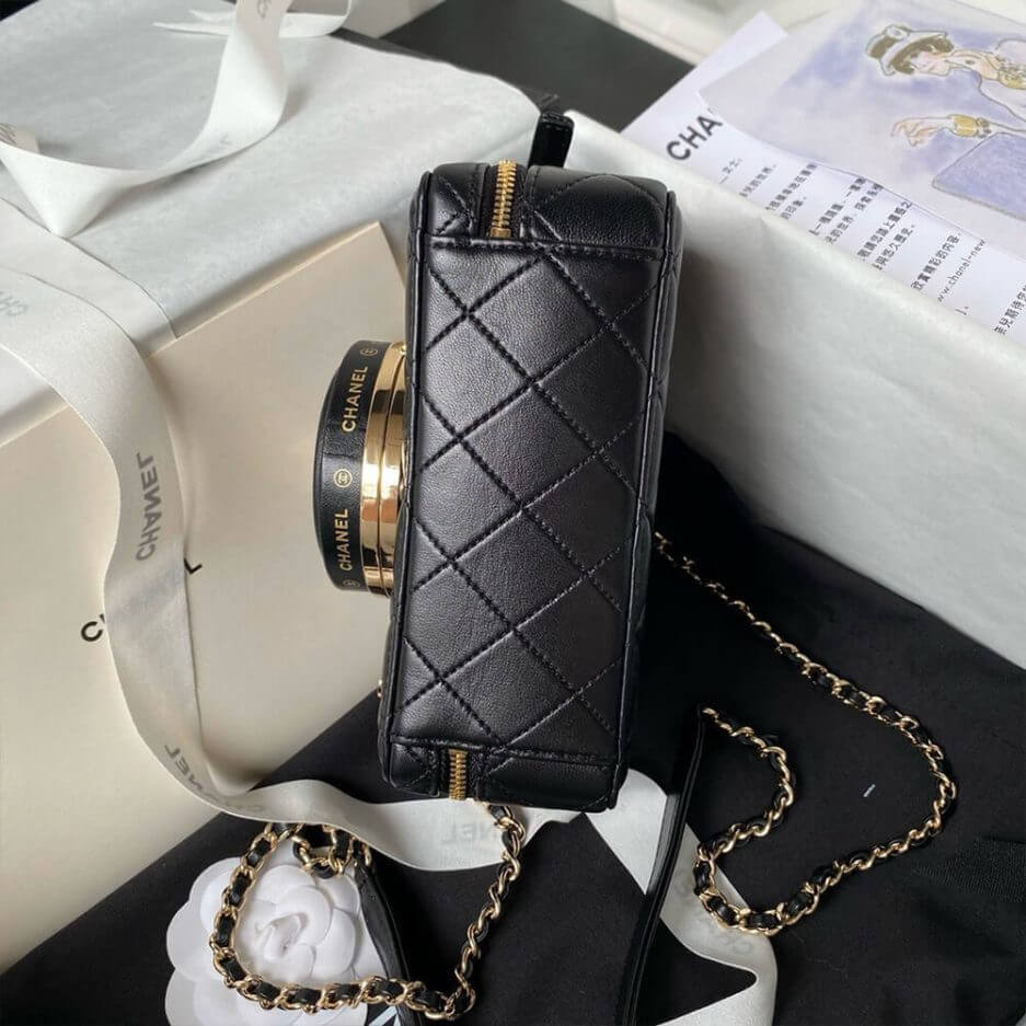 CHANEL CAMERA BAG - Image 5