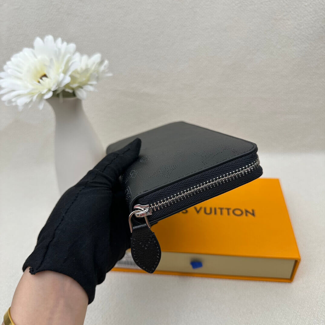 LV Zippy Wallet - Image 5