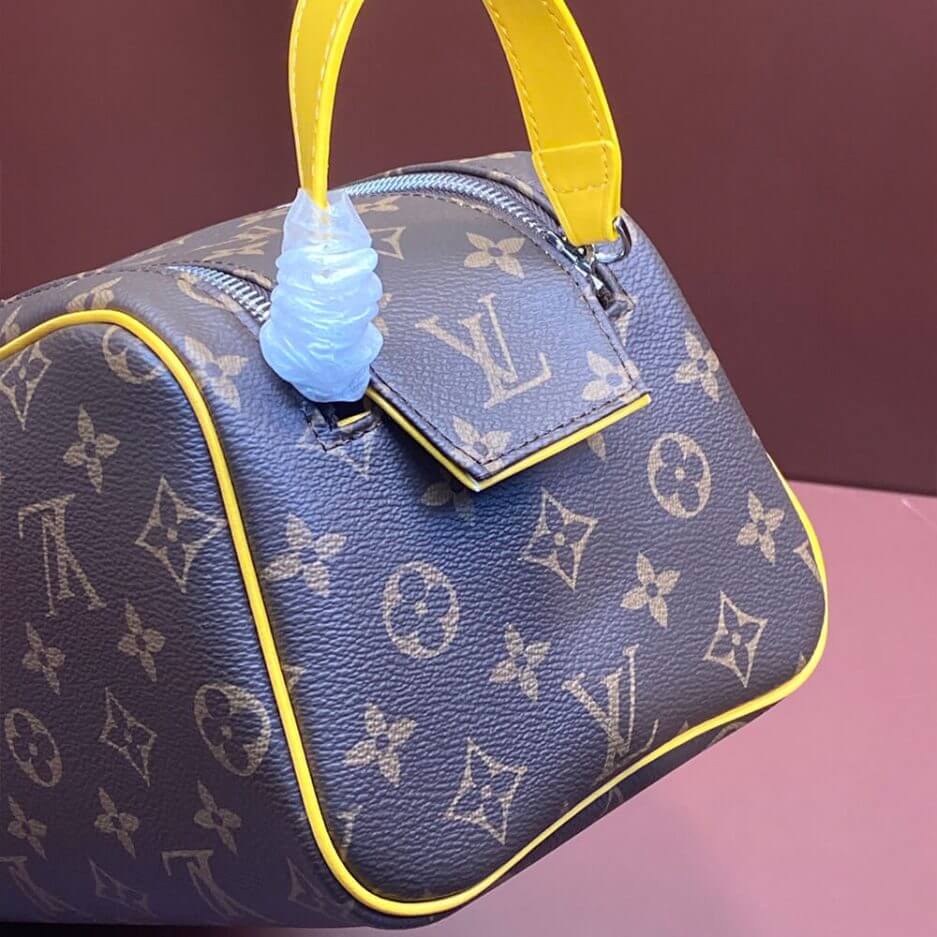 LV Dopp Kit - Image 5
