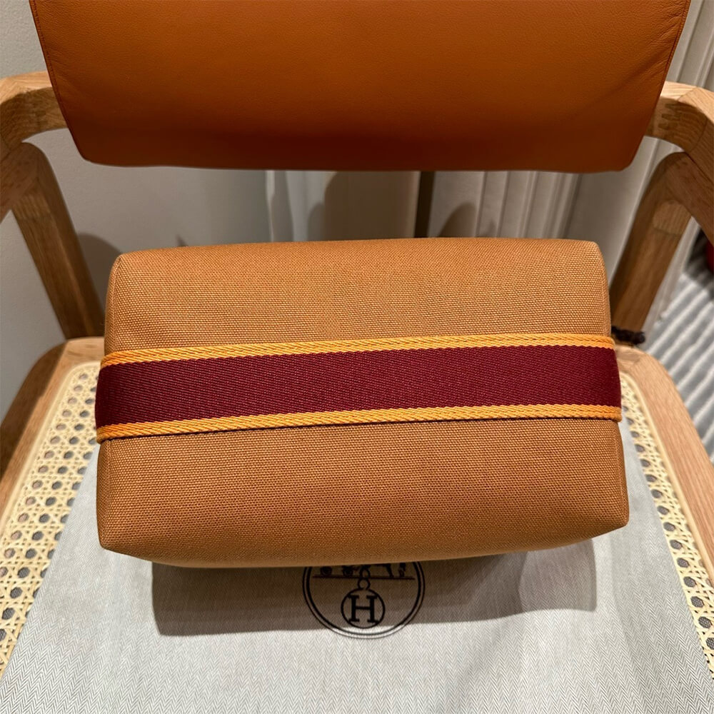 Hermes toiletery bag - Image 6