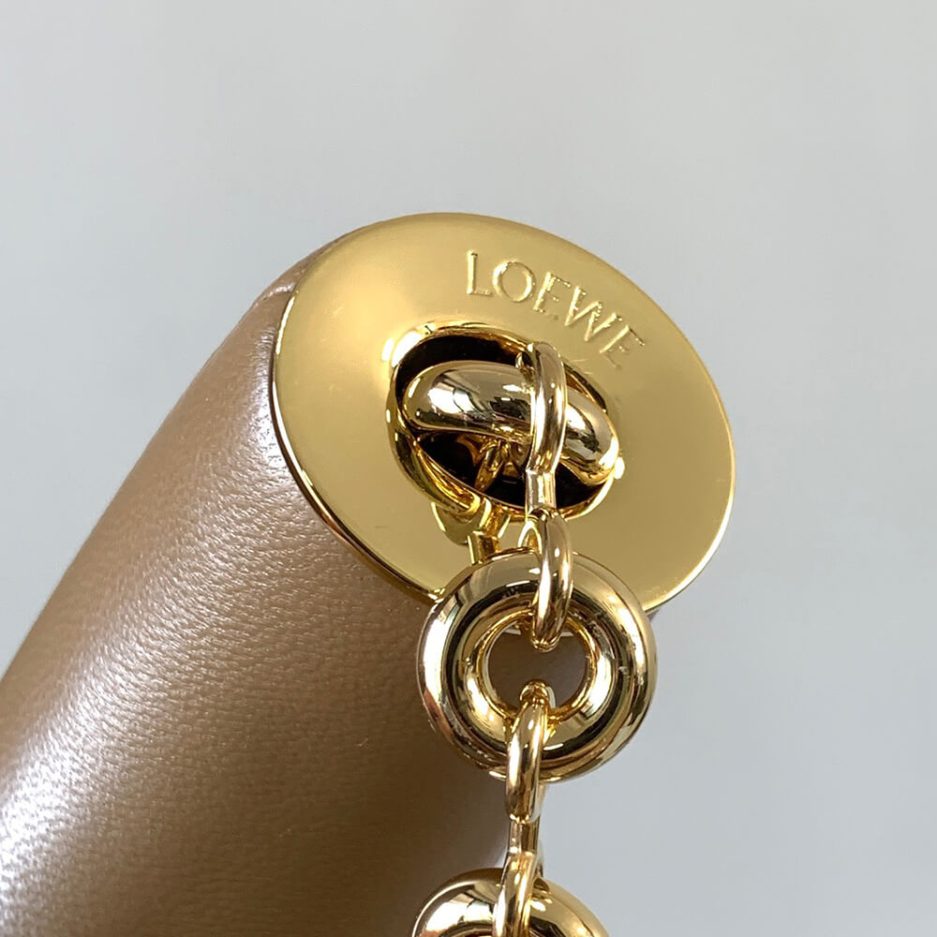 Oak Loewe Medium Squeeze bag in nappa lambskin - Image 6