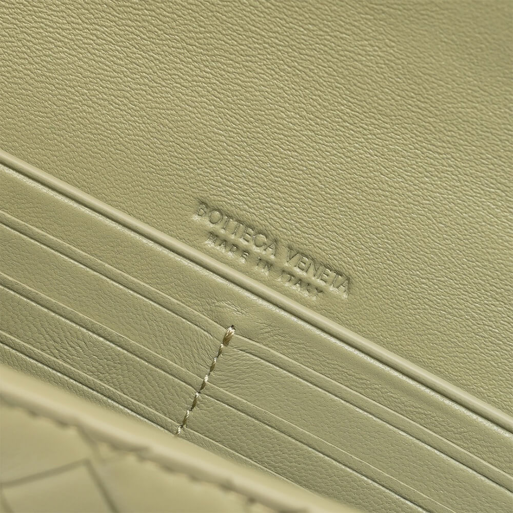 Bottega Veneta Andiamo Clutch (HIGH-END GRADE) - Image 7