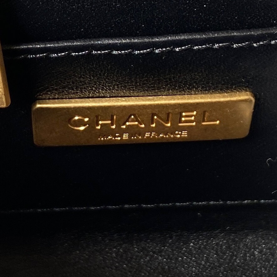 Chanel 23S handle cosmetic bag (high-end grade) - Image 7