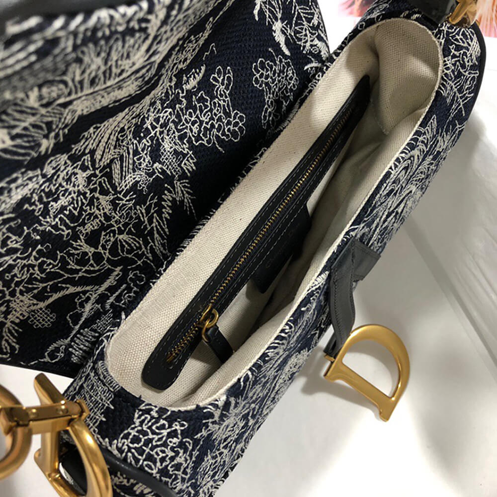 Dior SADDLE BAG - Image 8